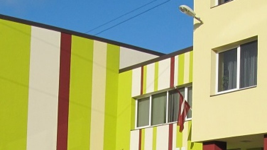 Nepiederošām personām ieeja skolā aizliegta